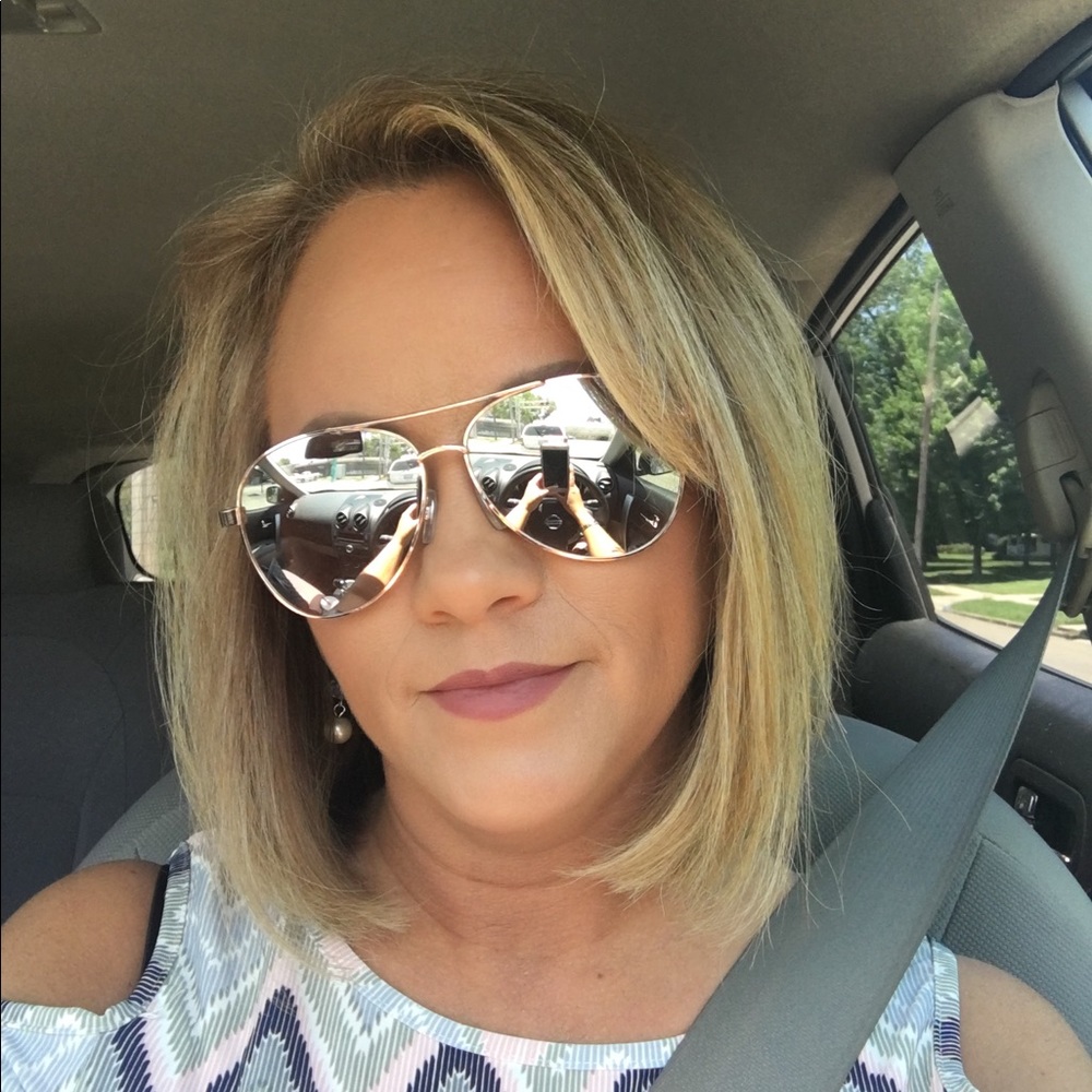 Meet your Posher, Becky